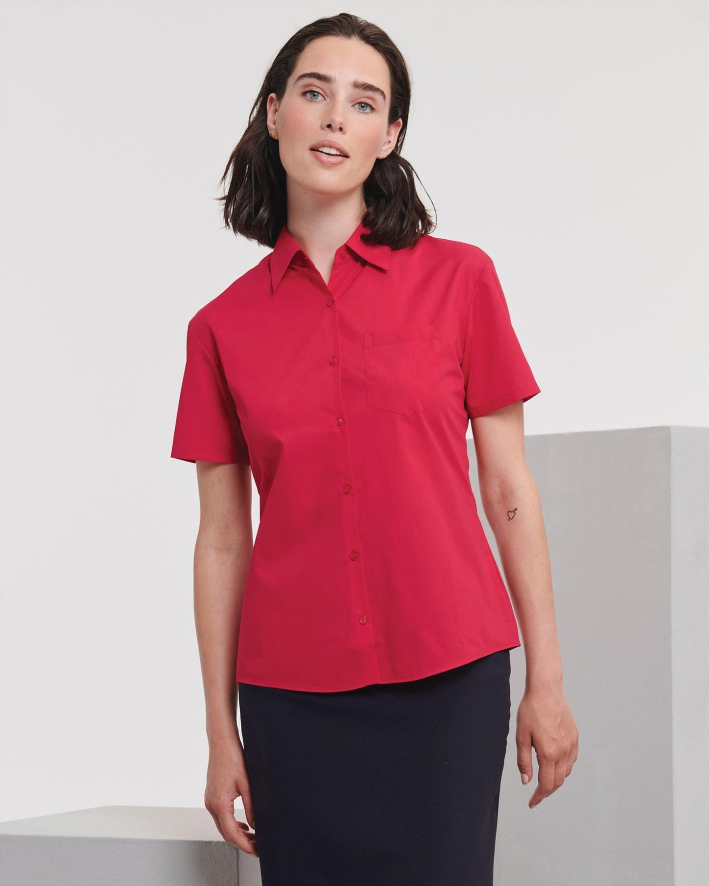 R935F - Russell Athletic Polycotton Poplin 110 Classic Fit S/S Shirt Ladies