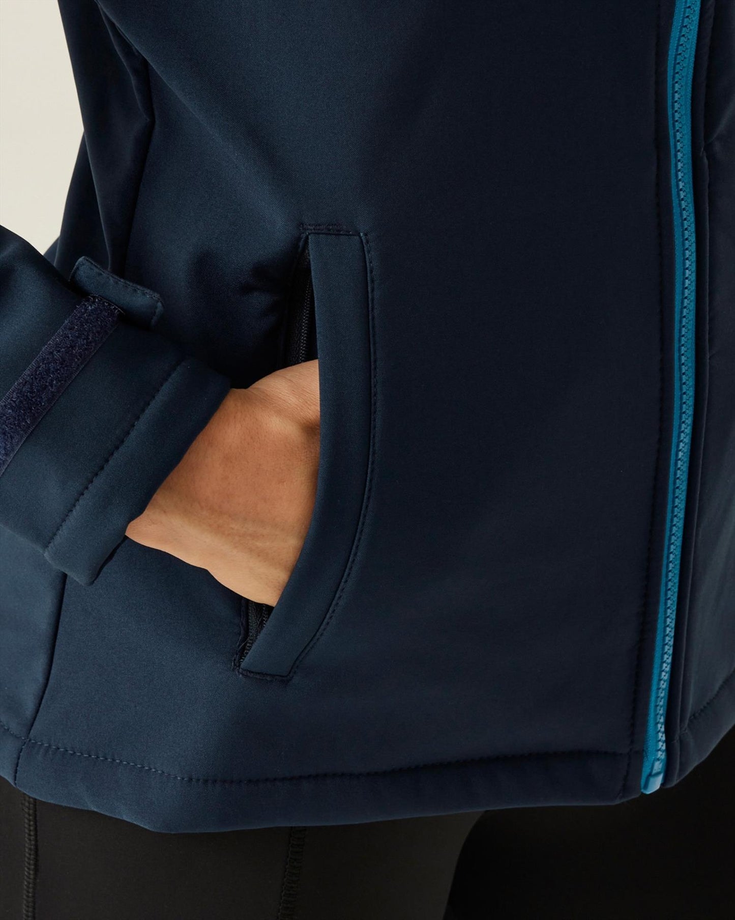 RTRA702 - Regatta Venturer 300 3 Layer Hooded Softshell F/Z Ladies